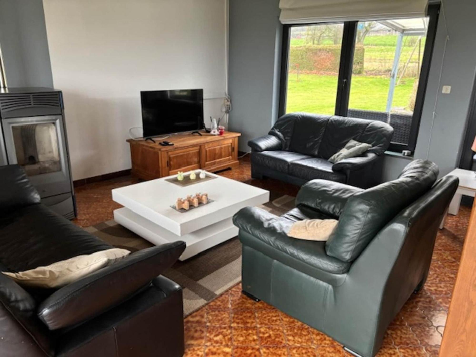 Sophisticated Holiday Home In Lierneux Near Forest Exteriör bild